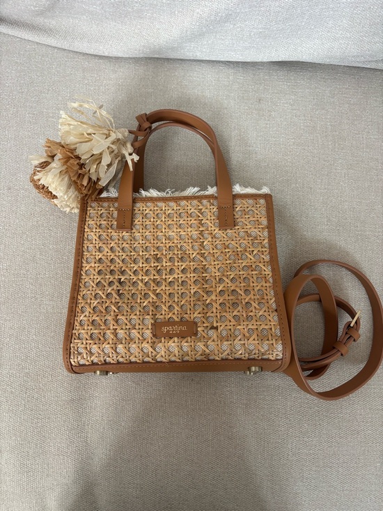 Spartina 449 Handbags - Spartina 449 Tan Raffia Woven Tote with Tassels